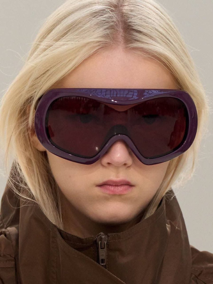 HardestFitPics's tweet photo. Shades By Balenciaga 🕶️ https://t.co/aNjYnNAGh9
