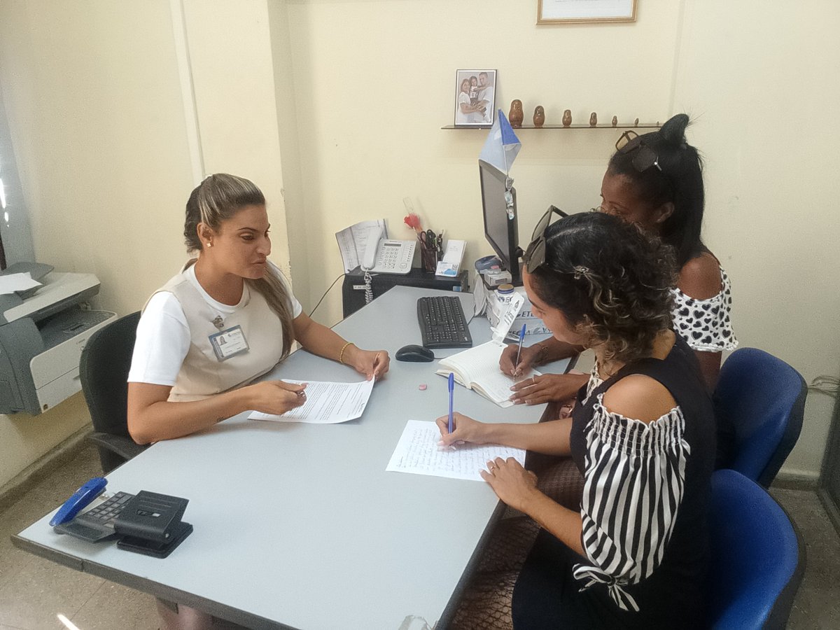 jctlcp62440's tweet photo. 📚✅ La capacitación en #RecursosHumanos continúa siendo una prioridad en #ETECSA. Directivas del Centro de Telecomunicaciones y la Oficina Comercial de #Alquízar actualizan conocimientos sobre gestión laboral, atención al trabajador y normativas vigentes.
#Capacitación https://t.co/LYNAQvRXZi