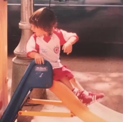 aaajarchive's tweet photo. Un pequeño Federico Redondo jugando con la camiseta de Argentinos Juniors puesta

2005 https://t.co/BI3bRmkHPb