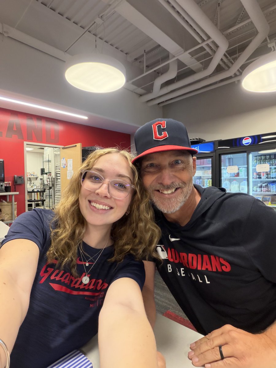 dnacatching's tweet photo. Best part about having my daughter in AZ for college! Surprise work visits when I come to the complex. https://t.co/0eBPpsrPE7