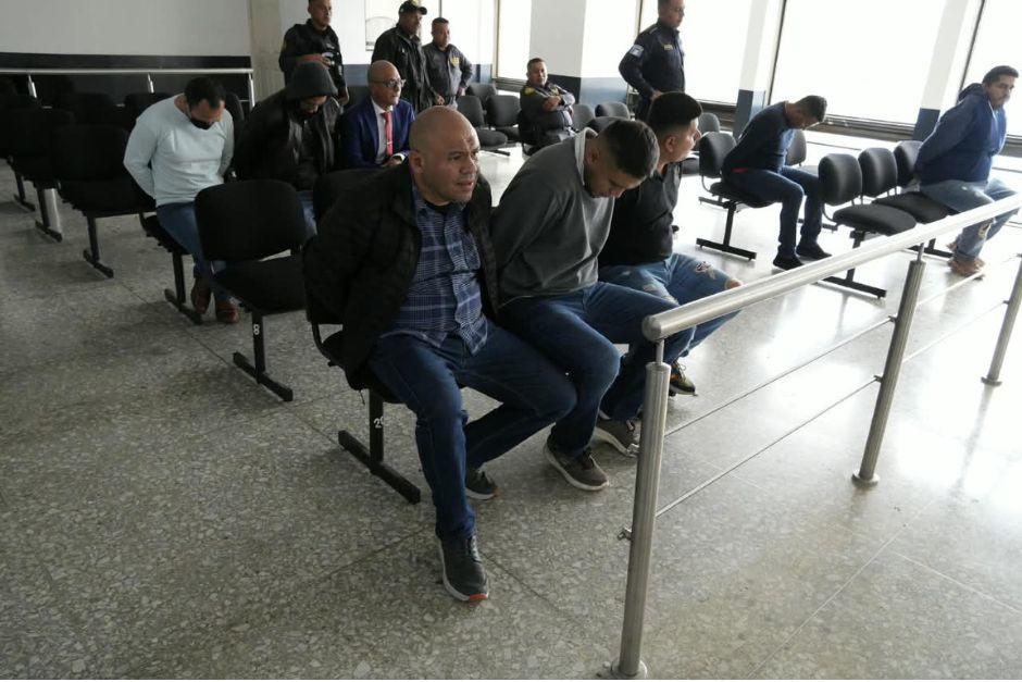 ¡A puerta cerrada! El caso de los policías que vendían municiones y armas a pandillas