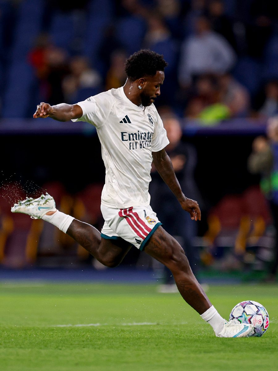 realmadrid's tweet photo. 🚀 @vinijr 🚀 https://t.co/weUJVjSA0D