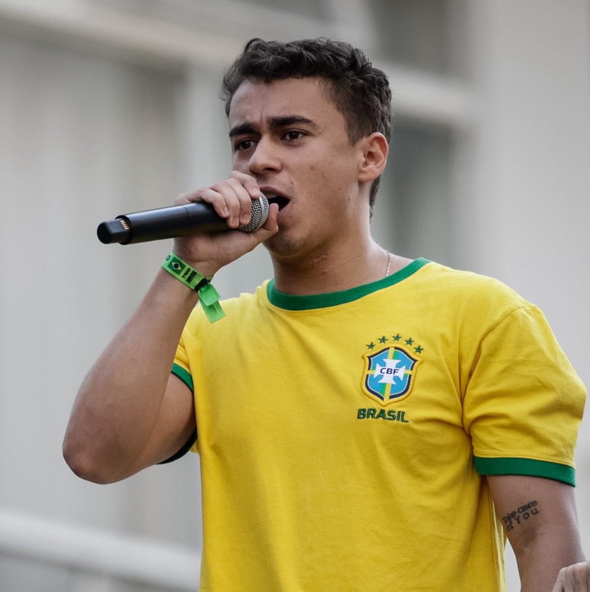 corrupcaobrnews's tweet photo. 🚨URGENTE! IBGE acaba de CONFIRMAR que o buraco MAIS PROFUNDO JÁ CAVADO na terra está no Brasil. 

Por respeito à família, assessoria do deputado Nikolas Ferreira pediu que as imagens não fossem divulgadas. https://t.co/kwyq4UtZID