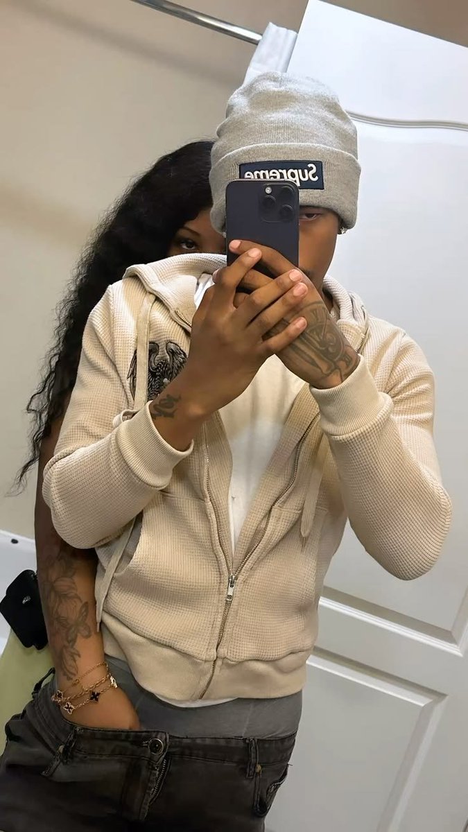 CbfwTeezo's tweet photo. i need her all up in my shii https://t.co/7CpSZ38LNx