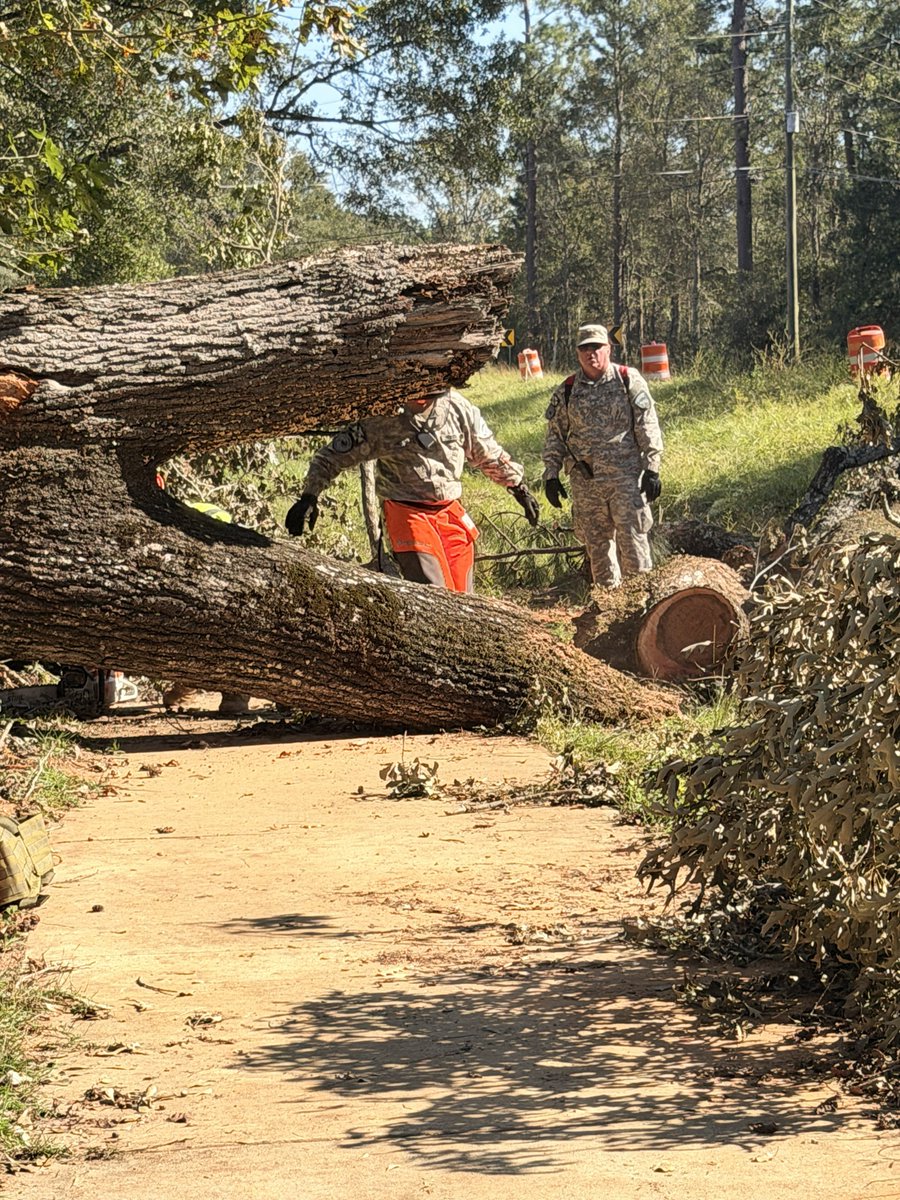 FLStateGuard's tweet photo. Before➡️After

#Isaias https://t.co/ZRClSe76rq