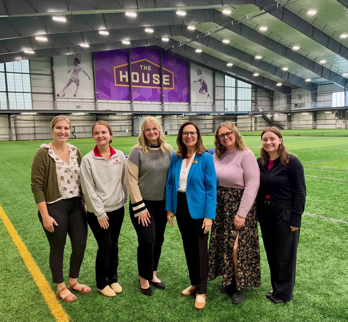 SenatorFischer's tweet photo. Met with some young women leaders with @colnechamber to discuss the latest happenings in Columbus—thanks for having me! https://t.co/b7CST8Mkip