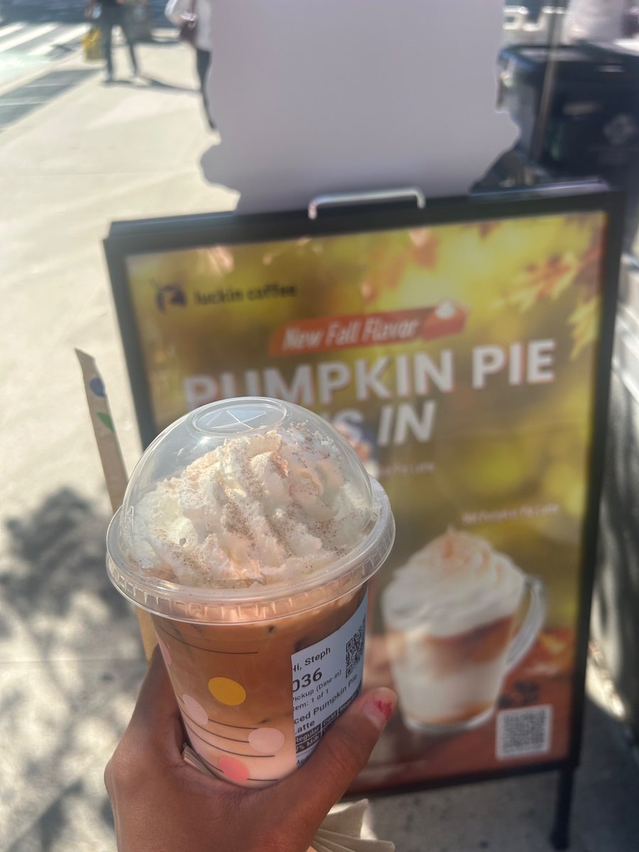 Msstephaniee_'s tweet photo. Pumpkin spice with luckin coffee ! https://t.co/n4E9x4gH4w