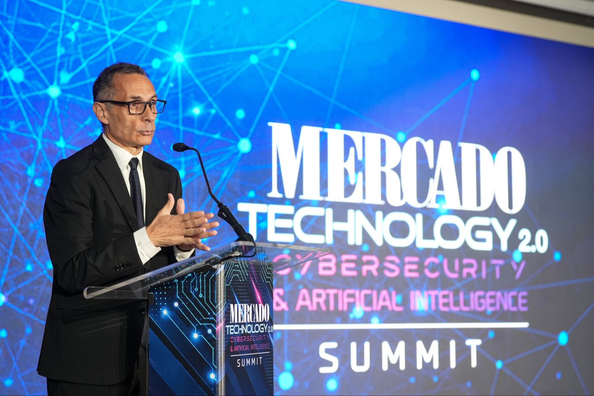 IndotelRD's tweet photo. Nuestro presidente del Consejo Directivo del INDOTEL, Guido Gómez Mazara, tuvo a su cargo las palabras de bienvenida en el Tech Summit⚡️, encuentro organizado por Mercado Media Network 🧑🏻‍💻que reúne a líderes del sector tecnológico 🌐, representantes del sector público y privado. https://t.co/b8QlRoR910