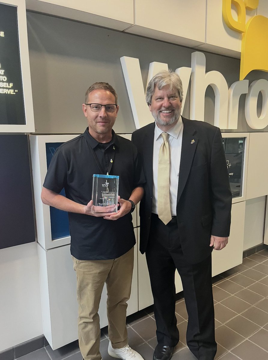 WHRO's tweet photo. HAPPY ANNIVERSARY BRANDON 🎉 

Brandon Nance is our Senior Video Editor and is celebrating 25 years at WHRO Public Media!

Give him a big ol' congratulations on the milestone in the comments ⬇️ https://t.co/kY2Xg1XRF7
