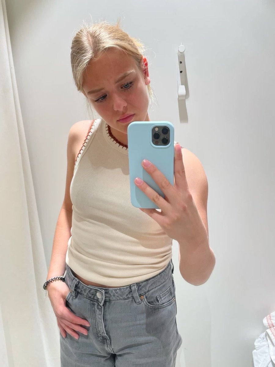 Morgansmitza8's tweet photo. Who can gain my heart 🥰😍
Can I put my vibrator on my pussy while you fucking me?
#Indiana #Indianapolis #Hammond #Bloomington https://t.co/PcOO2YJA24