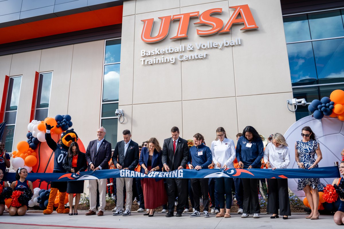 UTSA's tweet photo. A special day! 🤙 UT San Antonio celebrates grand opening of 53,048-square-foot, state-of-the-art Basketball &amp; Volleyball Training Center.

Learn more: https://t.co/RaW1wcGNHP

@UTSAAthletics | @UTSAWBB | @UTSAMBB | @UTSAVolleyball | @American_Conf | @COSAGOV | @BexarCounty https://t.co/TQikkuSQWq