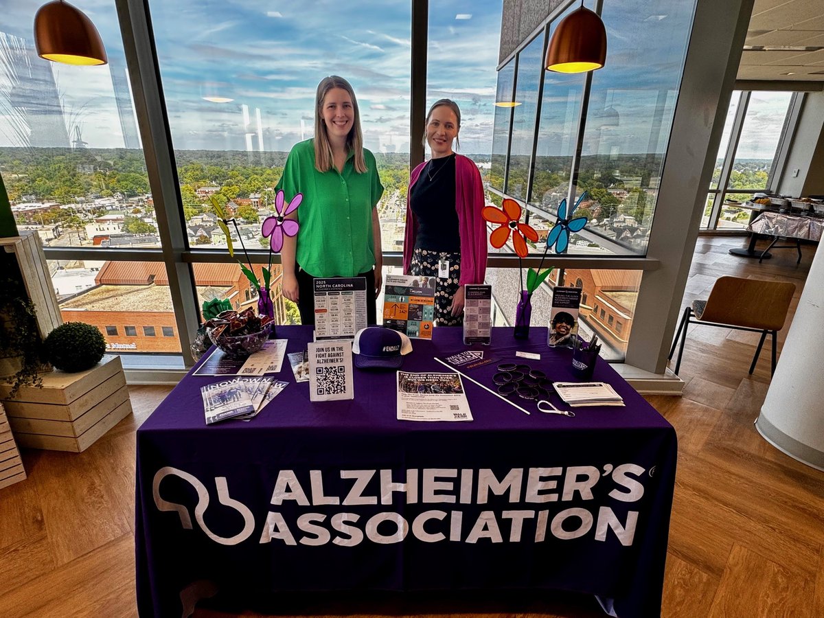AlzAssocWNC's tweet photo. It was a conversation that sparked a company-wide mission. 💜 By sharing her family's story, longtime Greensboro volunteer Meredith Barnes opened the door to a partnership with @TheFreshMarket that raised $94,000+ in 2026.

Read her story! 👇 #ENDALZ
https://t.co/yyb8N2kzWJ https://t.co/8iEhymbBOx