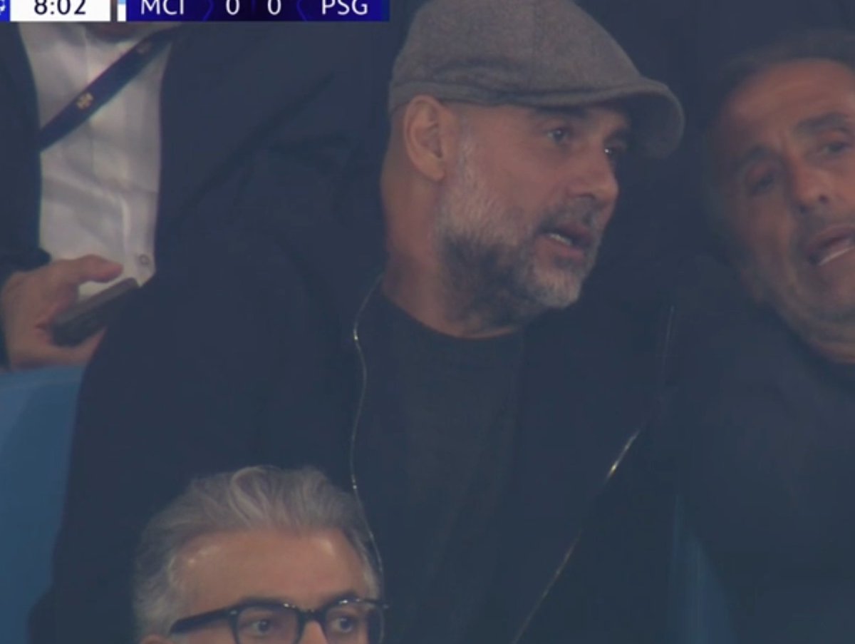 TodoGuardiola's tweet photo. Guardiola con Estiarte viendo el Manchester City -PSG https://t.co/oOOqs9y9Ai