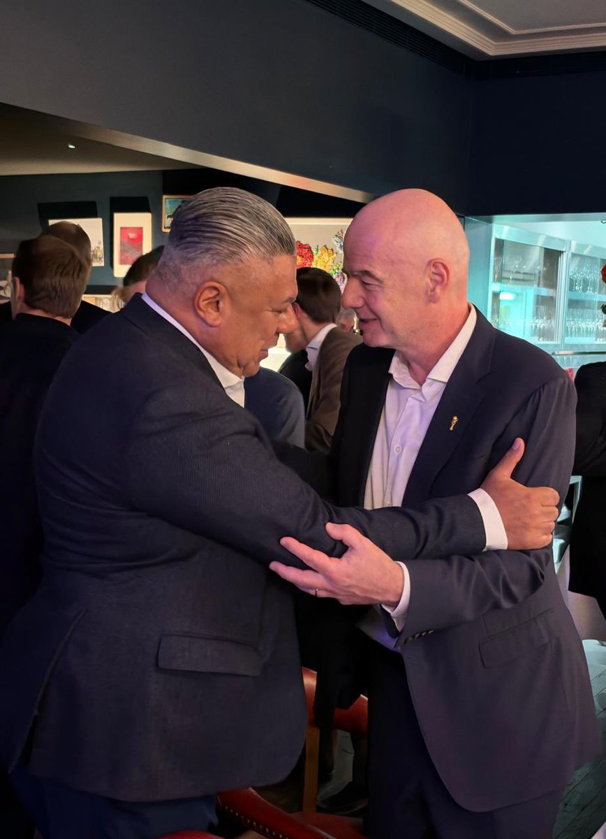 tapiachiqui's tweet photo. En Zúrich, Suiza, a la espera de una nueva sesión del Consejo de la FIFA.

Gracias, querido presidente Gianni Infantino, por la bienvenida. https://t.co/3SMjLH3HMe