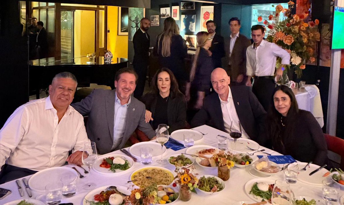 tapiachiqui's tweet photo. En Zúrich, Suiza, a la espera de una nueva sesión del Consejo de la FIFA.

Gracias, querido presidente Gianni Infantino, por la bienvenida. https://t.co/3SMjLH3HMe