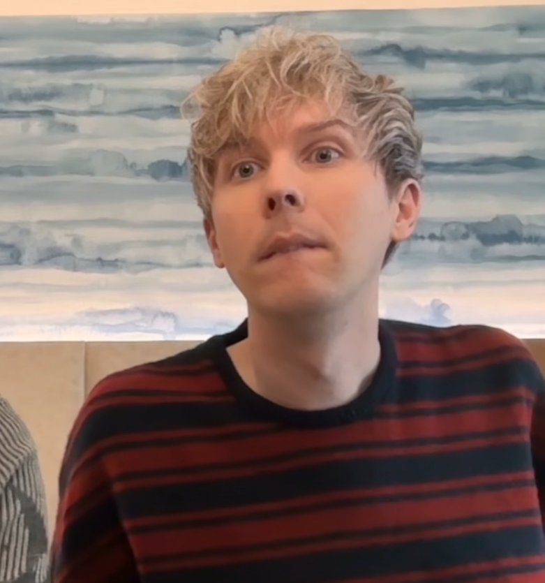 tombkid's tweet photo. @danielhowell Wait hes forming a thought https://t.co/g4uKC4p0ur
