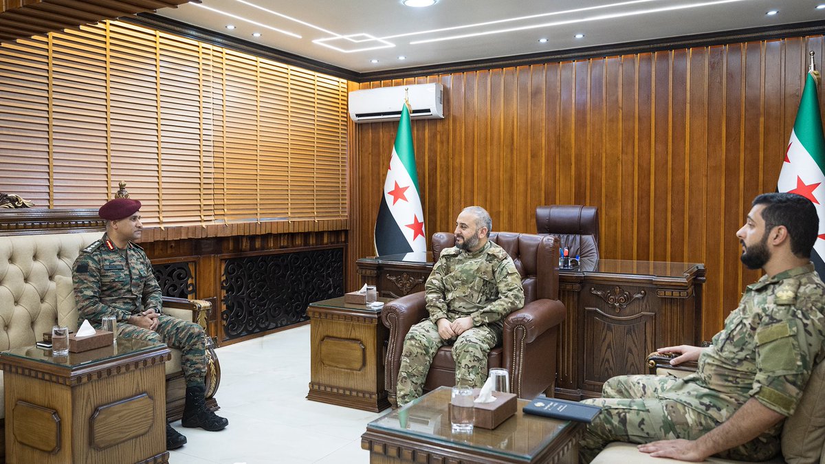 Sy_Defense's tweet photo. التقى وزير الدفاع اللواء المهندس مرهف أبو قصرة، الملحق العسكري لسفارة جمهورية الهند لدى دمشق العقيد محمد رضا، وتناول اللقاء العلاقات الثنائية وبحث سبل تعزيز التعاون في المجالات ذات الاهتمام المشترك.

#الجمهورية_العربية_السورية 
#وزارة_الدفاع https://t.co/Szyi9pRtHZ