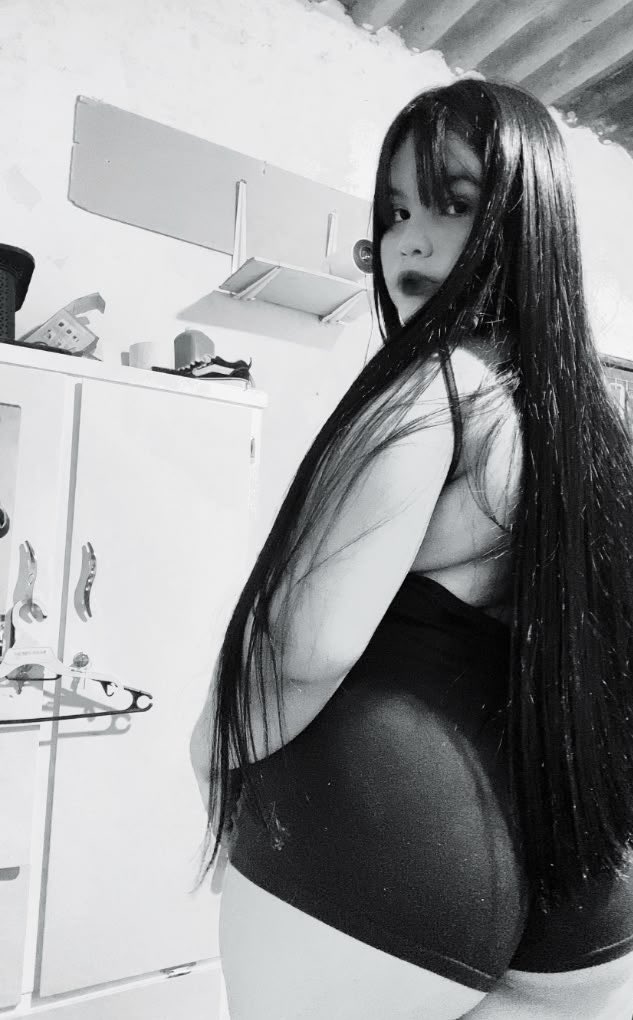 MariaCamilf_'s tweet photo. Black and white?🤍🖤 https://t.co/S5kPUgbbLG