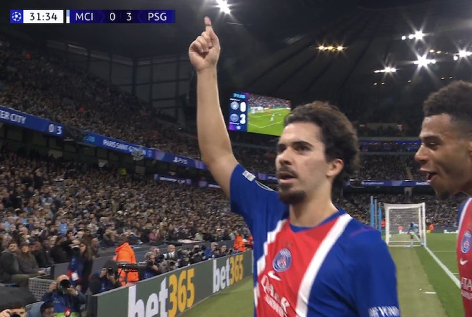 Kenpachi1070's tweet photo. Je préfère Pedri qui fait caca dans les grands matchs et incroyable face à Elche 

Désolé Vitinha j’aime le football pur 🤩 https://t.co/t91XtwBWh7