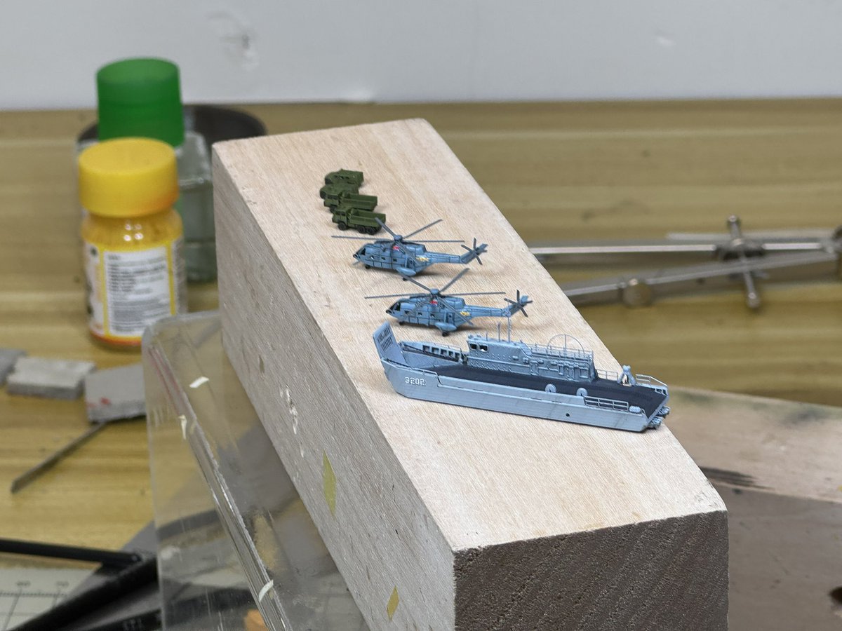 SHOKAKU_NANODAA's tweet photo. [1/700 Type 071 LPD WIP]

All accessories have been painted.

#scalemodel  #shipmodel #艦船模型 #scalemodelling #scalemodeling https://t.co/G0XFddxznI