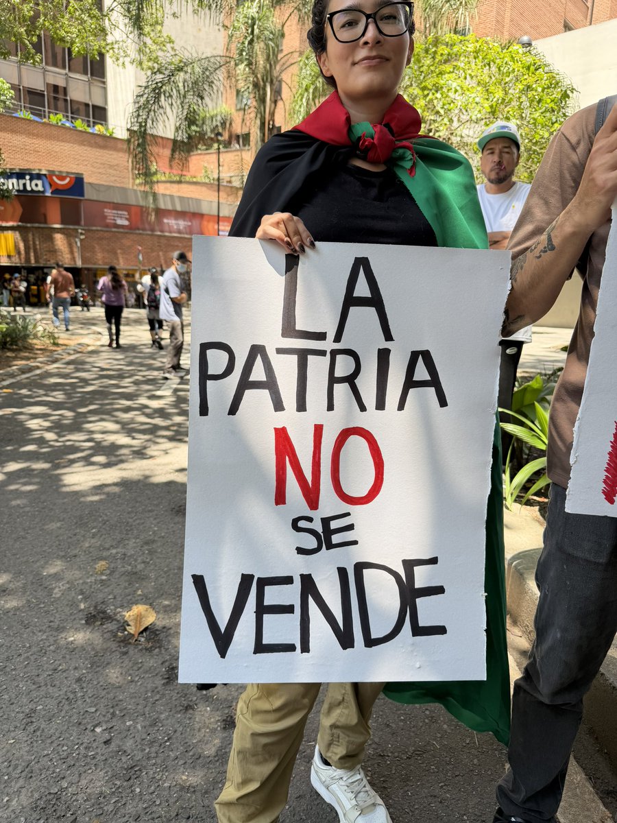 MariaVi78518298's tweet photo. @juandavidmuoz22 @LeonFredyM @asambleadeant Tranqui Juancho,  salimos por ti. https://t.co/0pfmSb9oTJ
