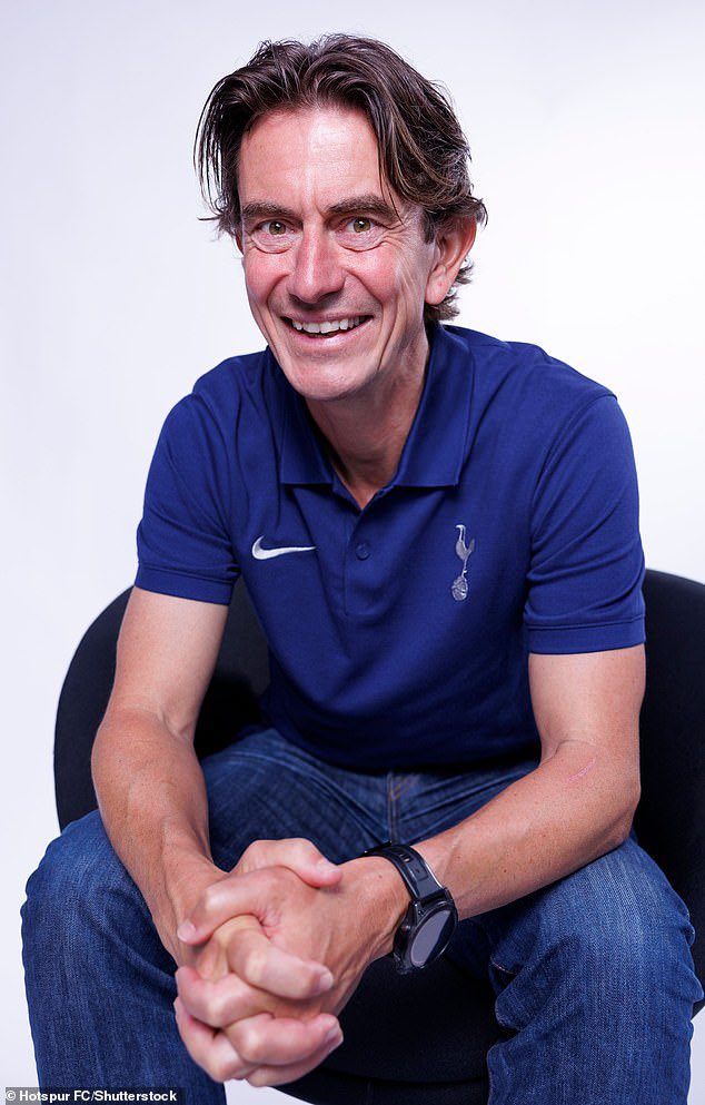 Craig1Osullivan's tweet photo. Only Frank ball went toe to toe with this super PSG team https://t.co/W6kP1HU5kb