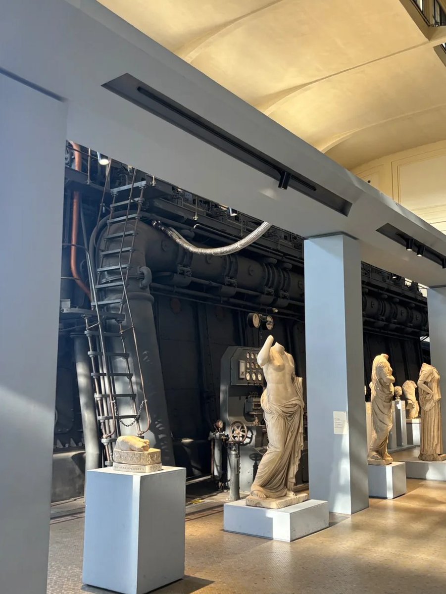 johntaylor802's tweet photo. Came for the statues, got distracted by the machinery. https://t.co/zcRUYpvngg