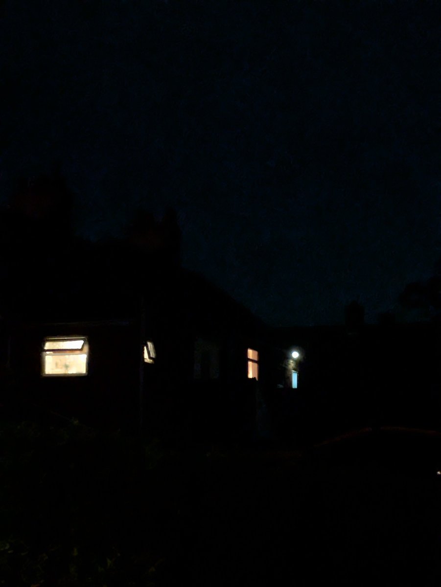 NeilCressi's tweet photo. The night shift https://t.co/WOMWQ96le4