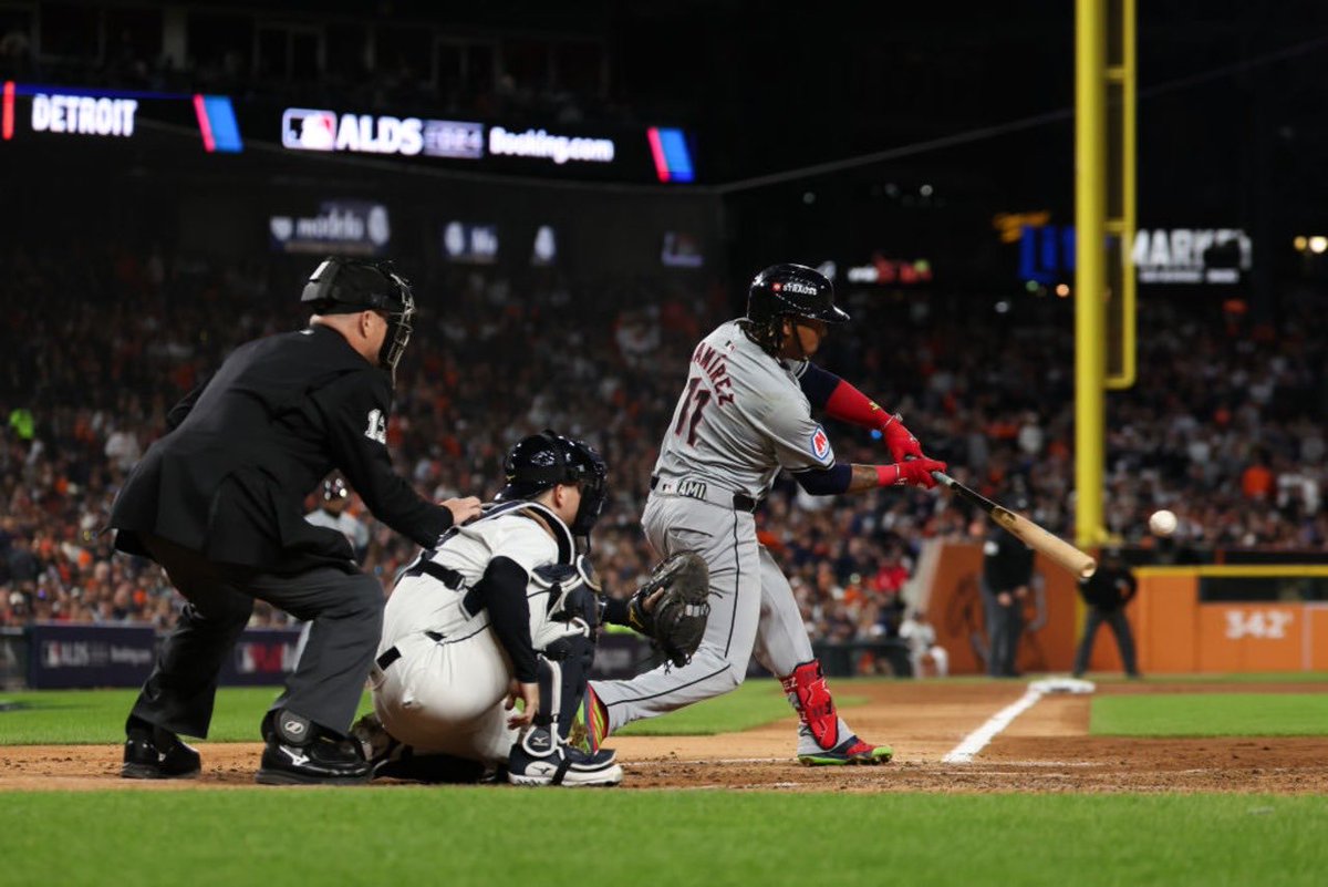 bmd83075's tweet photo. @J0NNYBaseball @MLB AGAIN … I love this picture.  
I bet you know where it lands. https://t.co/oVcxPDzXcz