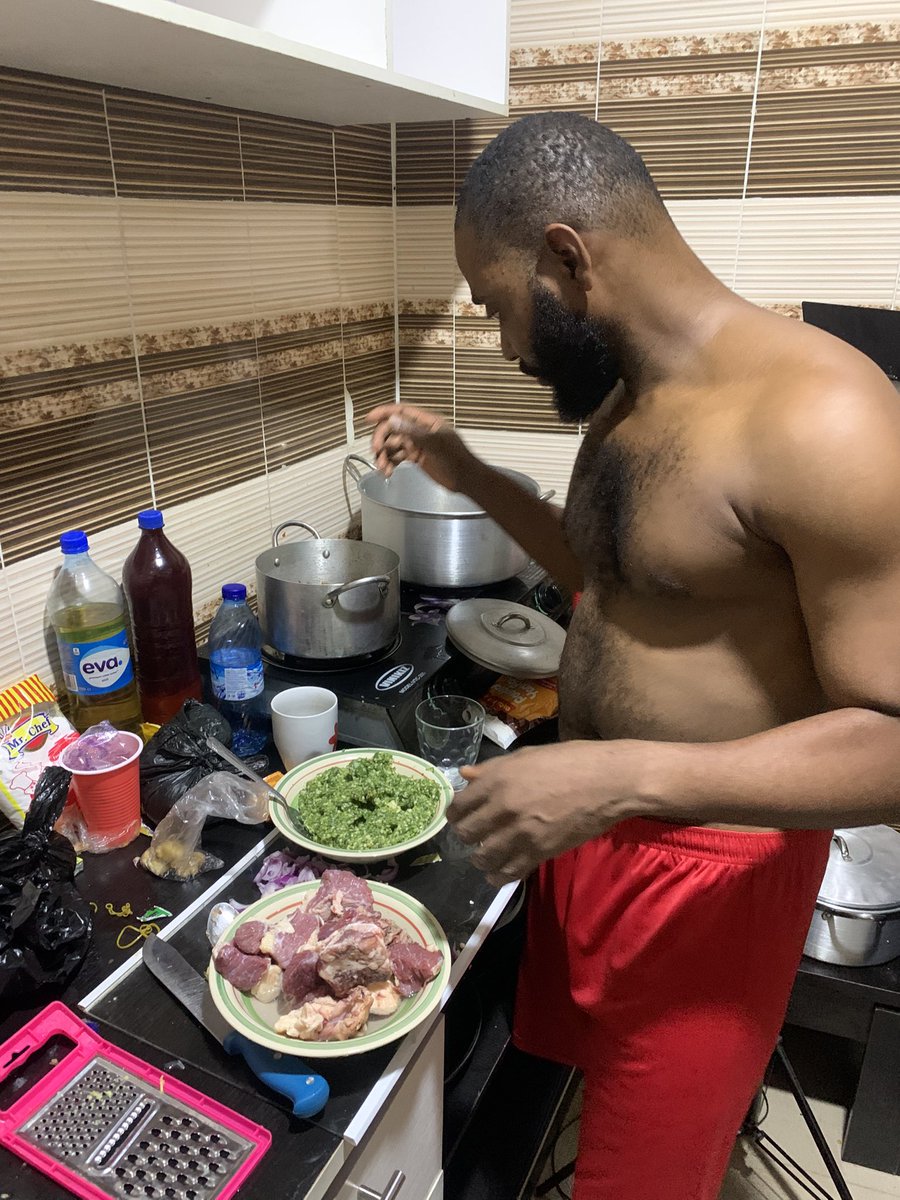 deman_005's tweet photo. Time to hit the kitchen 
Dinner loading ……..

Wait for the result https://t.co/aEoEyBkWfq