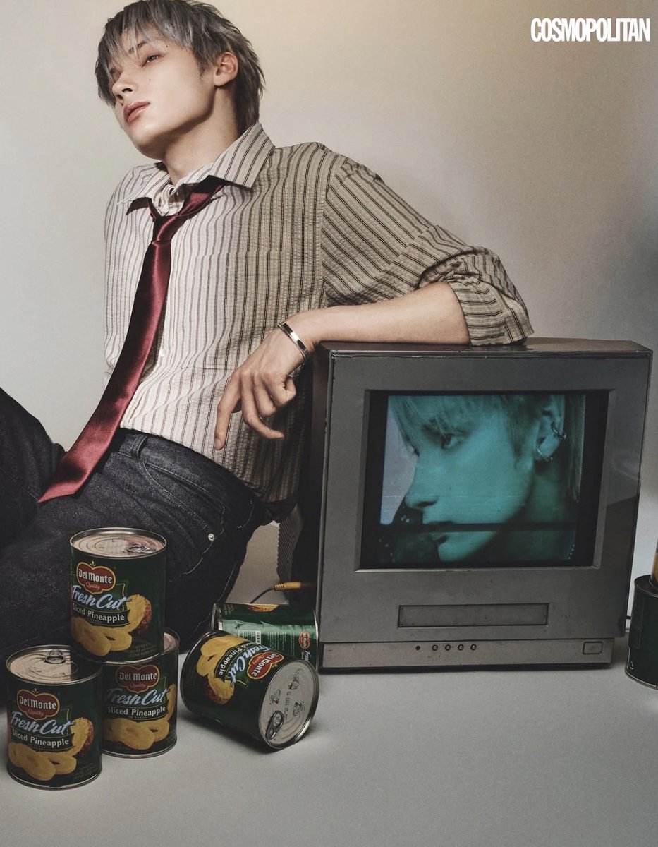 ningdungrie's tweet photo. one of his best photoshoot looks ever https://t.co/UUg9sV2nnf