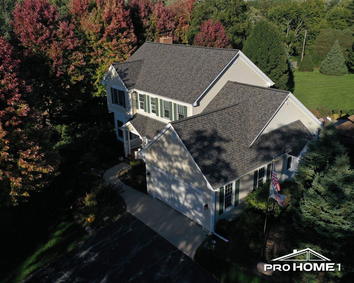 ProHomeOne's tweet photo. Before and after from above: a roof replacement across the full roofline, plus a closer shingle view. 
Pro Home 1 • Schaumburg, IL
(630) 517-5797
https://t.co/j9ANXbKLlj
#Roofing https://t.co/SJLGgM0n86