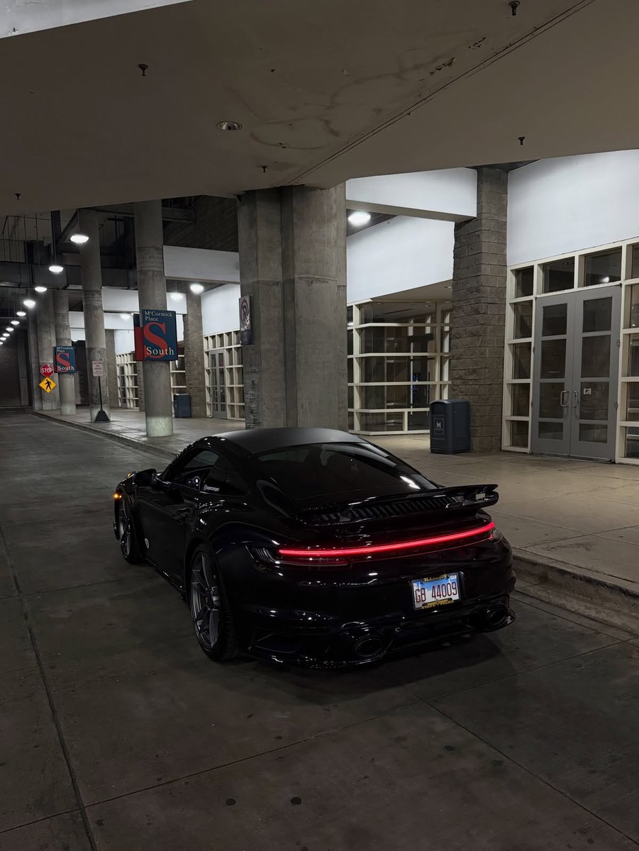 wtfz4y's tweet photo. Porsche 911 GT3 RS https://t.co/aEbCNCvEMh