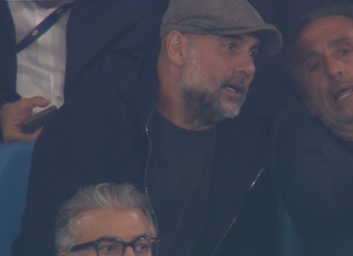 CFCMorgan_'s tweet photo. Pep Guardiola before the game started Vs Pep Guardiola after the first half https://t.co/OPfHaybcTv