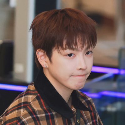 lunaahwa's tweet photo. something was definitely in the air that day cause this is the most squishable he has ever looked https://t.co/PpoP9QptlR