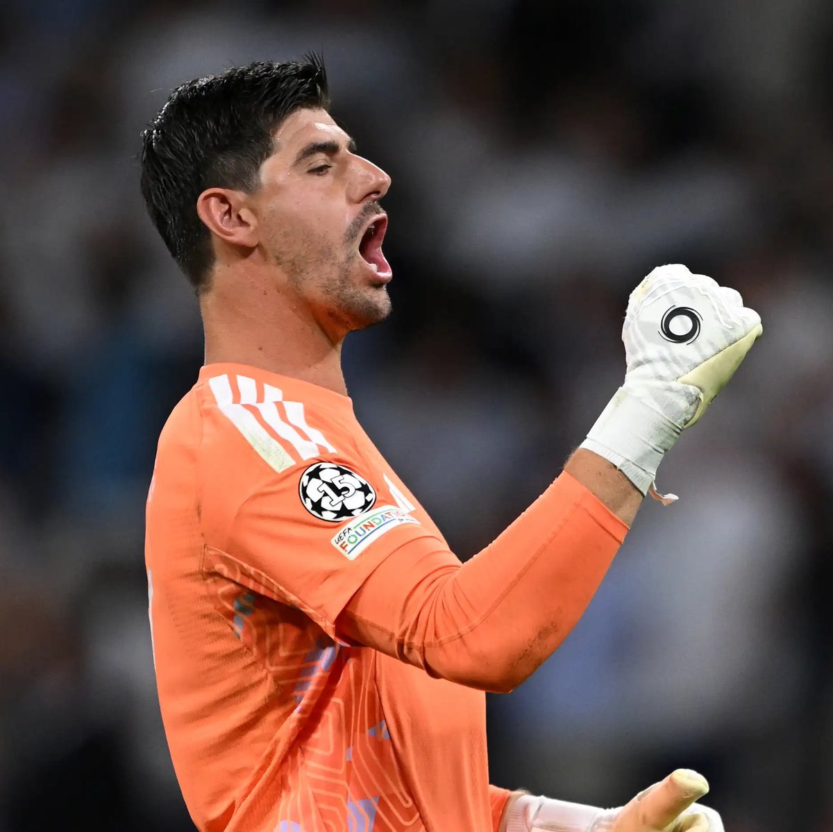 _BeFootball's tweet photo. 🚨 LA STAT QUI REND PAS SERVICE À VALVERDE 🇺🇾 ET TCHOUAMENI 🇫🇷😱

Courtois 🇧🇪 a réussi plus de passes (19) que Valverde 🇺🇾 (16) et Tchouameni 🇫🇷 (17) en première mi-temps.

(via @theMadridZone) https://t.co/rKechBvCxc