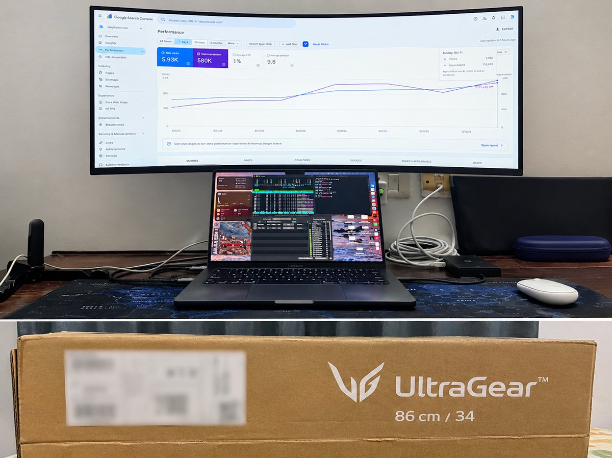 DevvratHans's tweet photo. INTERNET MONEY is not REAL!!

until it buys you a monitor irl.

just bought a new monitor with money made on the internet.

still feels crazy that building things online can literally pay for the things you use every day to build more things.

back to building. 🤝 https://t.co/pZMQ5naO0v