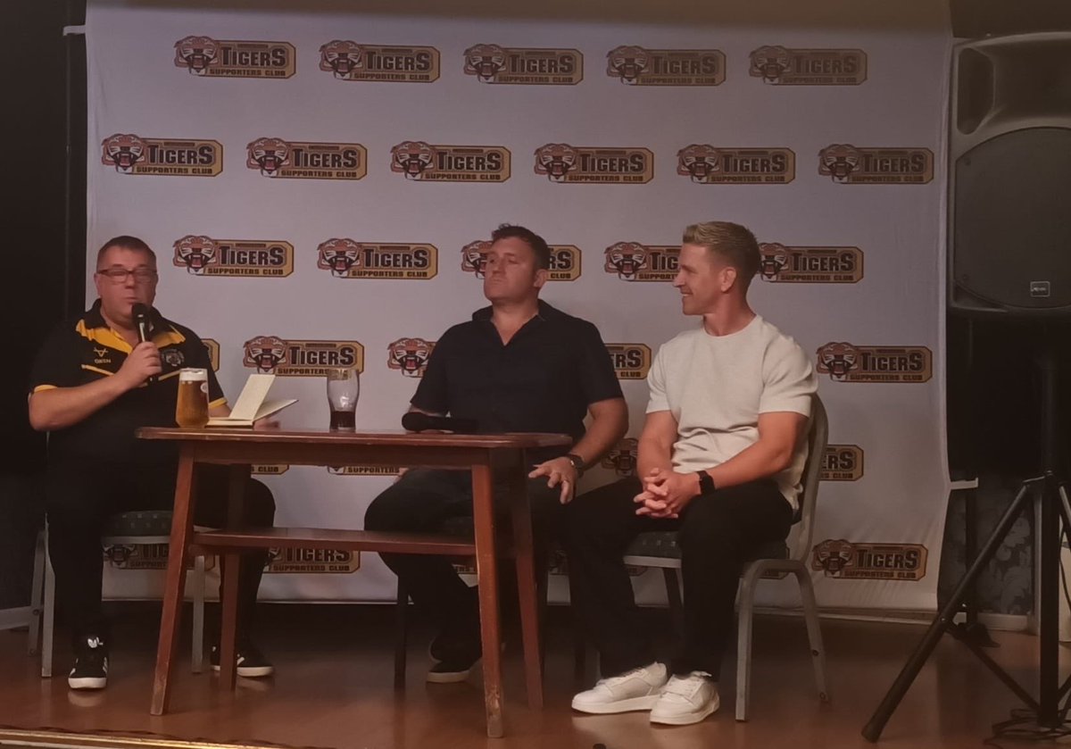 CTSC2's tweet photo. A great night was had by all as we hosted An Audience with Raz and Wagga 

@grahamsmithctsc put the questions &amp; chatted away with Ryan &amp; @Waggataurus in what was a thoroughly entertaining event that could have gone on for hours #CTSC https://t.co/OysSYneOho