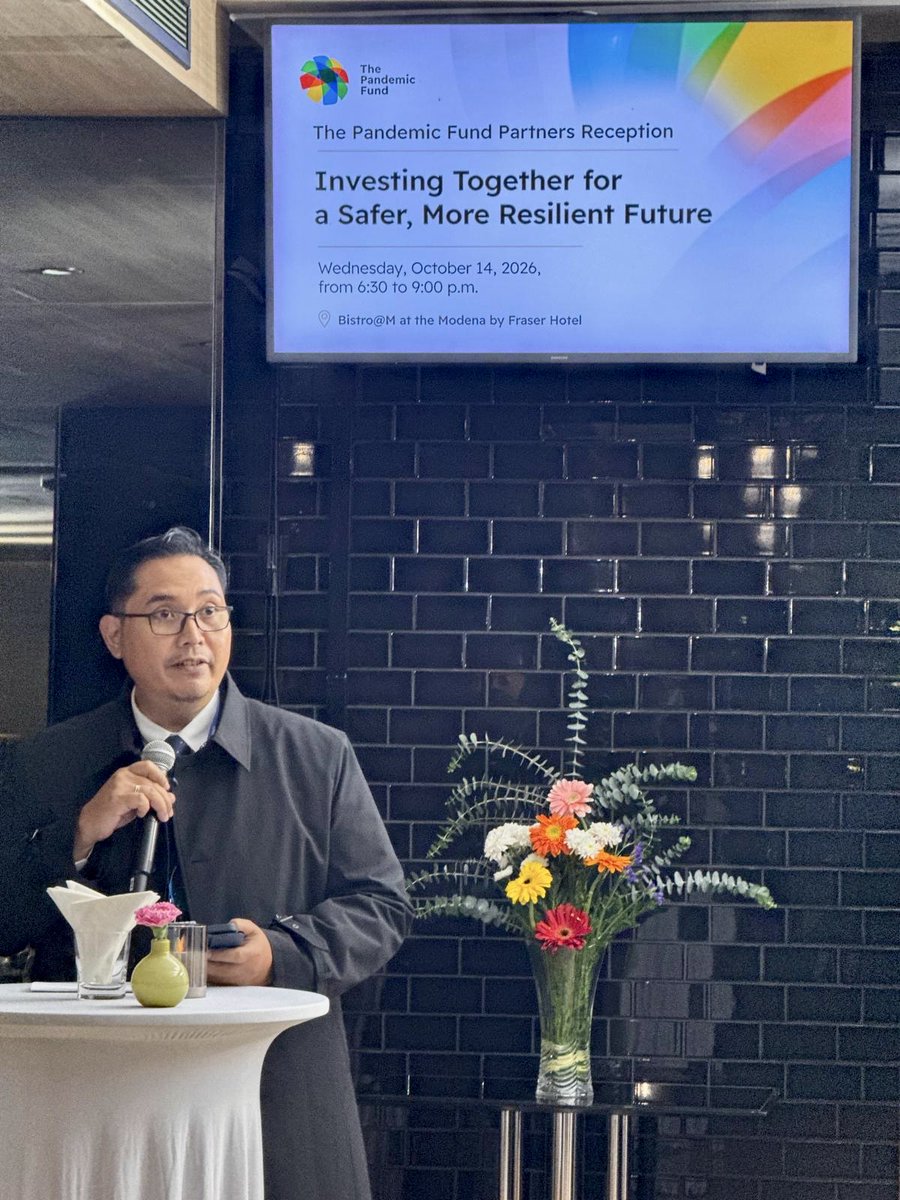 Pandemic_Fund's tweet photo. Investing in #PandemicPreparedness is investing in economic resilience and a safer future.

Wonderful to welcome ministers, leaders from MDBs, the private sector, philanthropy, and civil society, along with other partners and friends, to the @Pandemic_Fund’s reception in #Bangkok during the #WBGMeetings!

Special thanks to Dr. @ChatibBasri, Minister @Ashni_K_Singh, Edem Adzogenu, Dr. Ramanan Laxminarayan and DG Herman Saheruddin for sharing their perspectives.