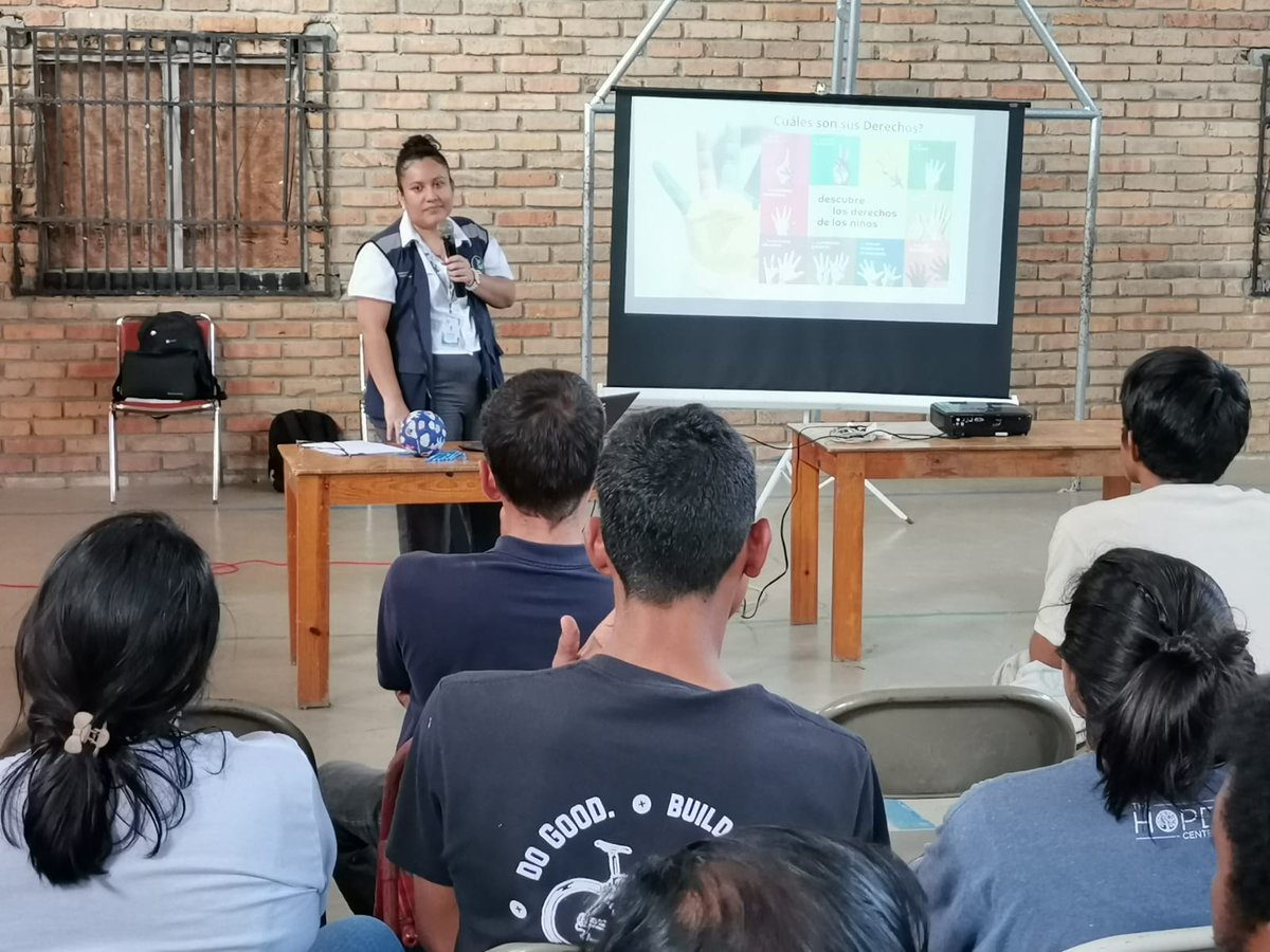 CONADEH's tweet photo. 1/3 La Delegación Regional Centro Oriente y la Defensoría de la Niñez del #CONADEH realizaron una jornada de capacitación al personal de la Institución Residencial de Cuidado Alternativo (IRCA Enmanuel) con sede en el municipio de Guaymaca, Francisco Morazán. https://t.co/NwMAN5wrJW