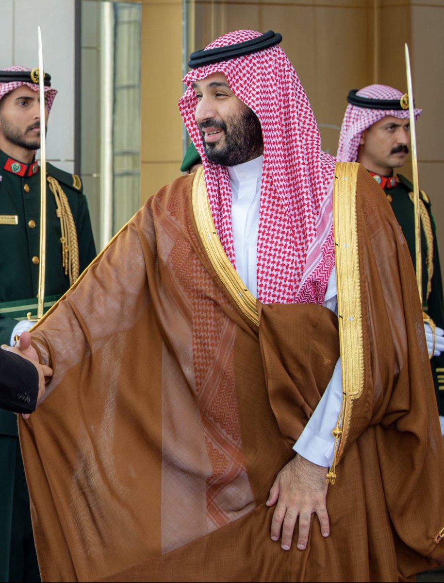 lrmhl1's tweet photo. - سمو ولي العهد اليوم -
أكحل عدوك لين تعمي عيونه ✌🏻 https://t.co/NR11HVsAeW