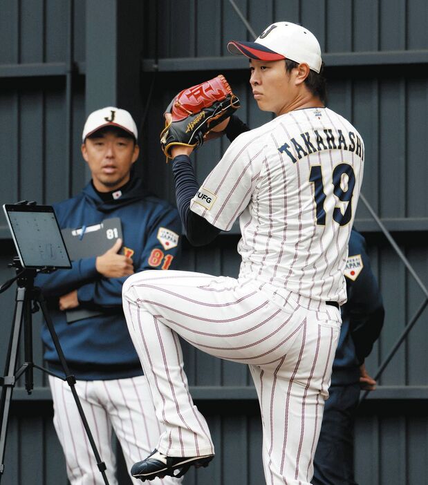gnomotoke's tweet photo. 中日、吉見一起さんを投手コーチ、森岡良介さんを内野守備走塁コーチ、桂依央利さんを育成・バッテリーコーチに来季招聘 https://t.co/5JaERMVFxp

中日が来季、吉見一起さんを投手コーチ、森岡良介さんを内野守備走塁コーチ、桂依央利さんを育成・バッテリーコーチに招聘することが14日、分かった。 https://t.co/Fer5xYFzWM