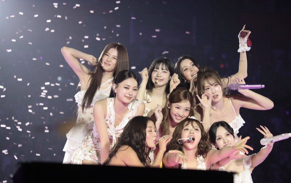 btot_79's tweet photo. TWICE FOR FANS' CHOICE FEMALE AWARD

I vote for #TWICE at #2026MAMAVOTE

#TWICE #트와이스
#MAMAAWARDS #2026MAMAAWARDS https://t.co/VhIwRBdymM