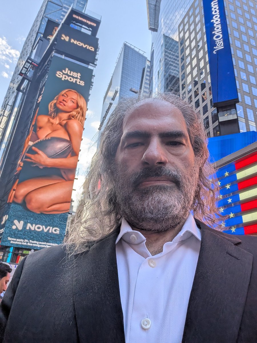 JoelKatz's tweet photo. Oops, wrong billboard. https://t.co/h2XMSTWlU5