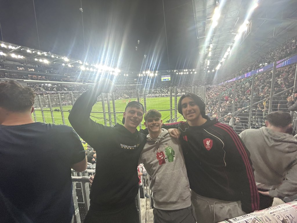 JackMoss987's tweet photo. Lask🔴🇦🇹 Bradley barcola runs down the wing for me https://t.co/gJIO8NY7DU