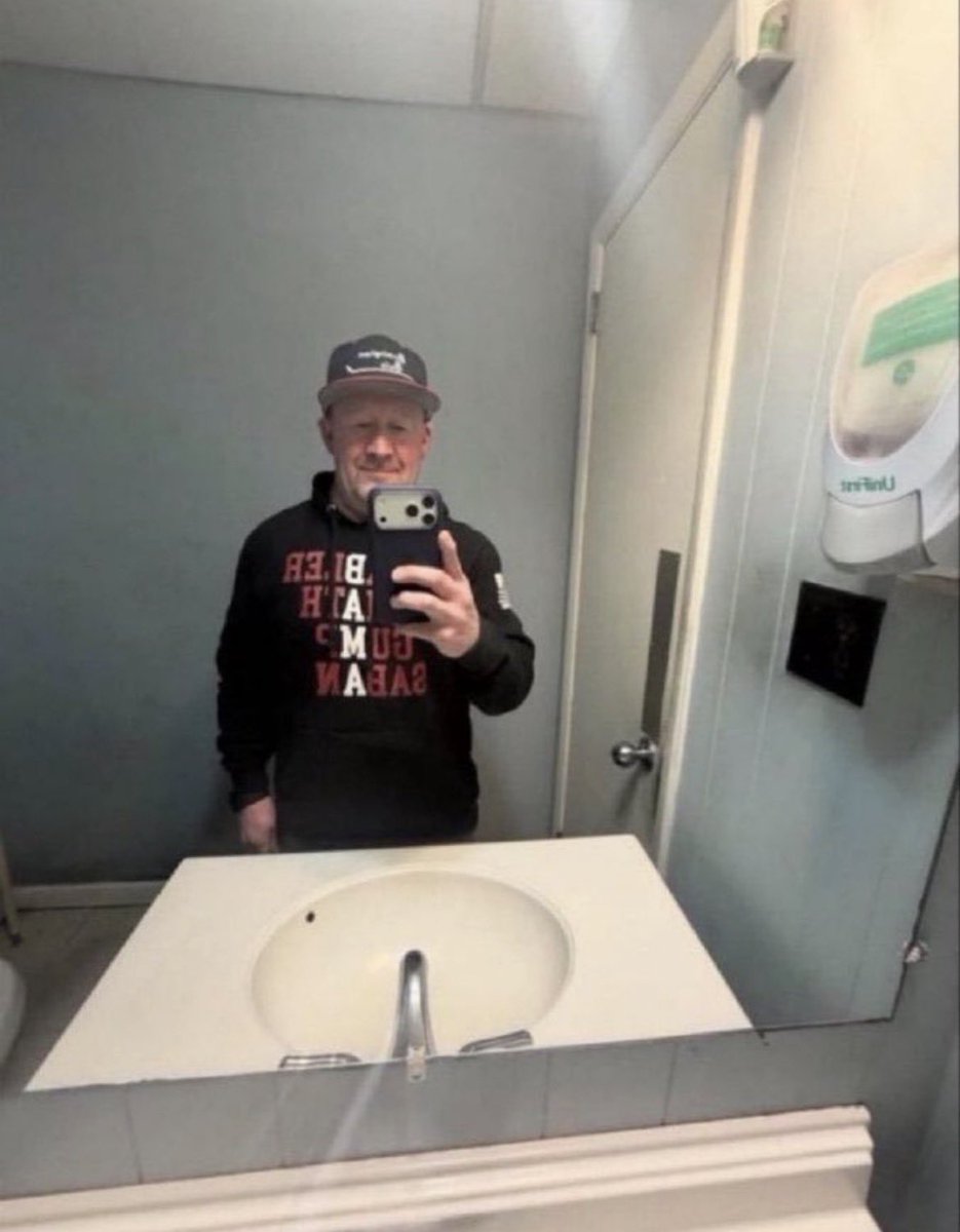 JohnSmith11wi's tweet photo. Hello 👋🏻 everyone 

I need a loyal girl 
DMs open ❤️❤️

Text me directly to = 209-920-4421
Single = 262-266-0655 https://t.co/2kJVTzA7w5