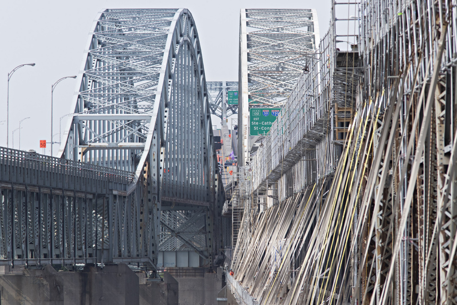 LP_LaPresse's tweet photo. Fermeture d’une voie du pont Honoré-Mercier | Le prochain gouvernement exhorté à prioriser la construction d’un nouveau lien vers la Rive-Sud → Lien dans la bio https://t.co/HrnNJeZHLq
