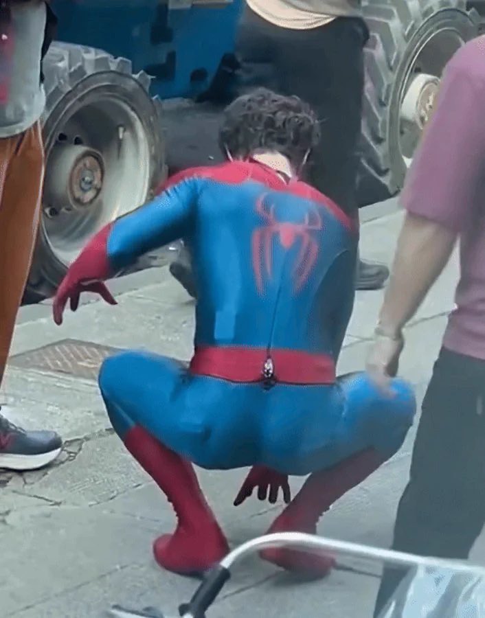 audasssity's tweet photo. when tom said his suit stinks i know he's telling the truth. that suit sticks to his swampy ass after a long day. those big white british fuzzy cheeks eating up that suit. i just want to peel it off and suck out the juices. https://t.co/o8Ay89vMoQ