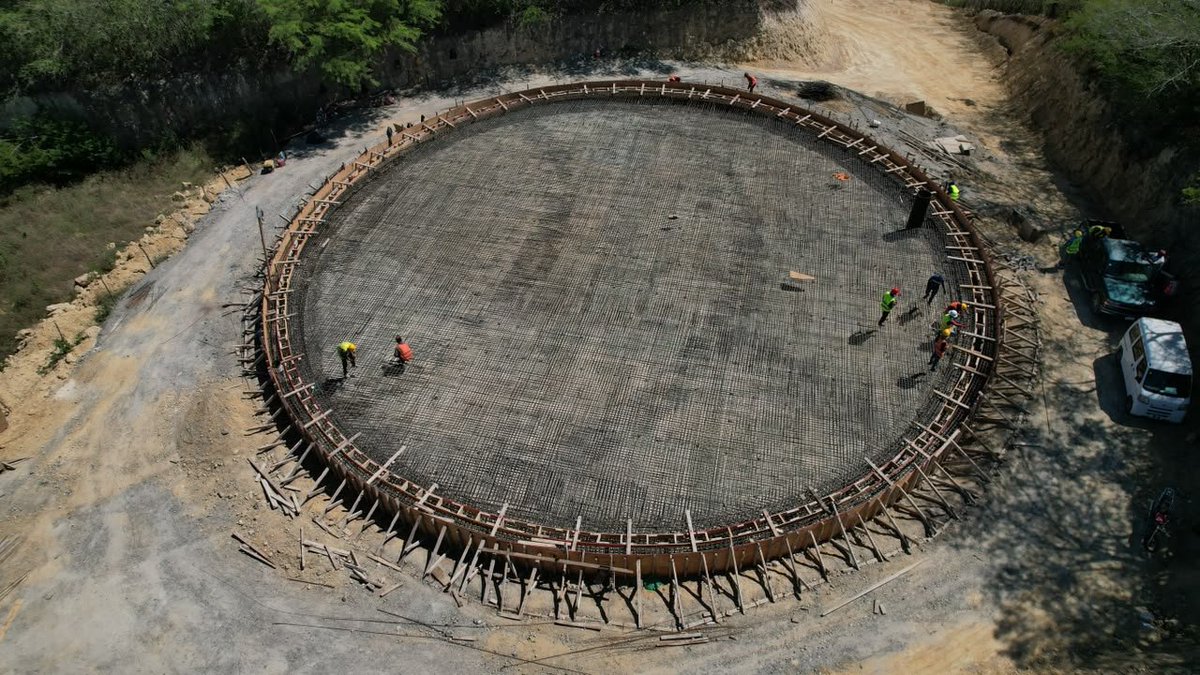 MasEl43241's tweet photo. *🫵EN HORA BUENA👀 

🇩🇴GOBIERNO DOMINICANO, CONSTRUYENDO ÉL ACUEDUCTO DEL MUNICIPIO DE PUÑAL SANTIAGO DE LOS CABALLEROS,* 

SANTIAGO,- ésa es la base donde sé va a ensamblar el taque de  2 millones de galones para él servicio de agua potable del acueducto municipio de punal, https://t.co/xkihknYSB3