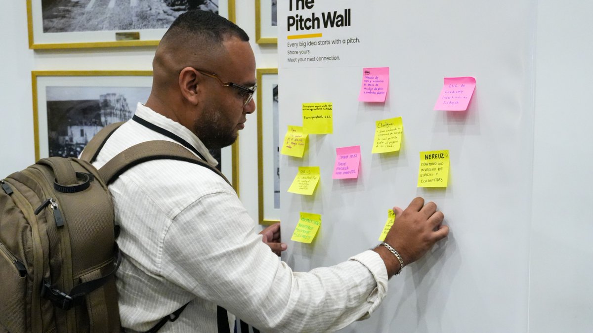 TechitoBruce's tweet photo. 🚀 Vecinos, en Surco seguimos impulsando el emprendimiento y abriendo puertas a nuevas oportunidades.

Participé en el Venture Ready: Peru to US Edition Investment Forum, realizado en nuestro Teatro Municipal, donde 25 startups peruanas buscan dar el salto al mercado estadounidense y conectar con potenciales inversionistas.

Agradezco a la Embajada de los Estados Unidos por elegir nuestro distrito para este importante encuentro. ¡Sigamos apostando por el talento peruano! 🇵🇪👏

#SurcoEstáMejorYSeNota #CarlosBruce #TechitoBruce